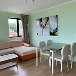 Sea View Apartment Baltschik